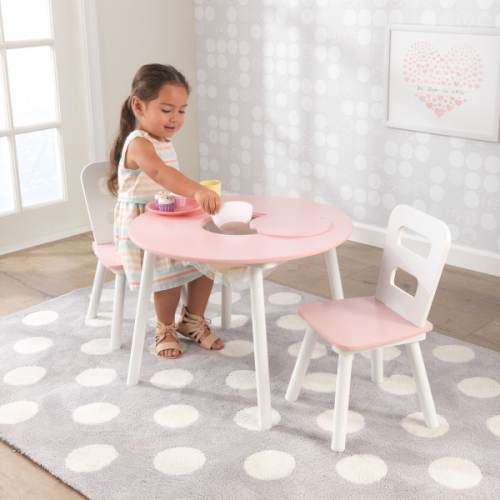 Ronde-kindertafel-met-opbergnet-en-twee-stoelen-roze-wit-KidKraft (26165)