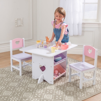 Kindertafel-met-twee-stoelen-Hartjes-Kidkraft (26913)