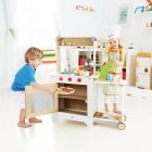 Houten-kinderkeuken-met-werkbank-Cook-and-Serve-Hape-E3126