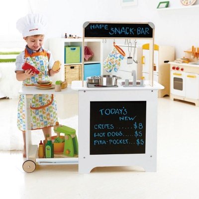 Houten-kinderkeuken-met-werkbank-Cook-and-Serve-Hape-E3126